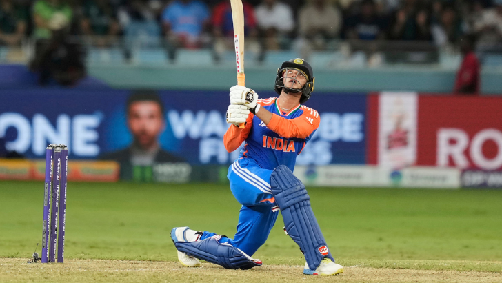 https://salarnews.in/public/uploads/images/newsimages/maannewsimage22092025_172639_Abhishek Sharma.png